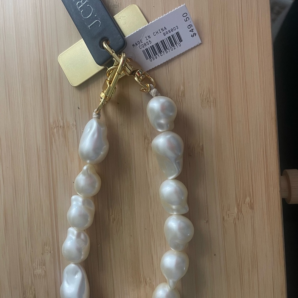 J. Crew Pearl or tortoise phone charm with Gold Clasp - Picture 2 of 2
